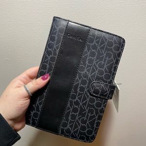 NWT Calvin Klein kindle case